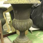 748 1483 GARDEN URN